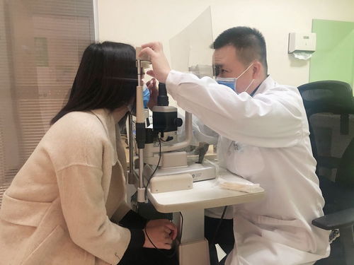 戴美瞳眼鏡易對(duì)角膜造成損傷,武漢眼科專家詳解此類產(chǎn)品隱患